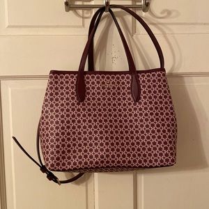 Kate Spade crossbody. EUC no stains or tears.